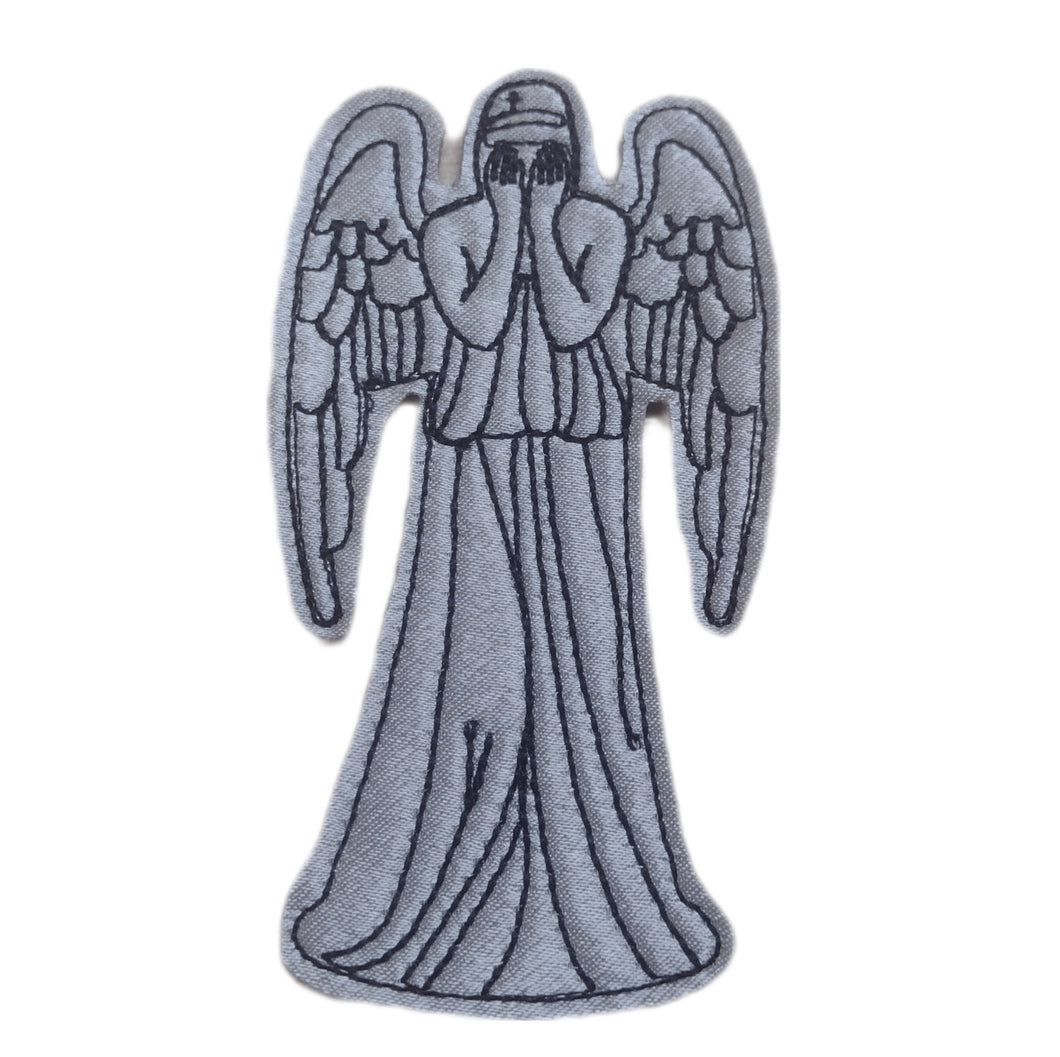 Motif Patch Crying Angel Statue