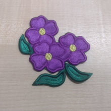 Motif Patch 3 Flower Cluster