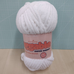 James C Brett Huggable SUPER CHUNKY 1 x 250g balls + FREE Blanket Knitting Pattern