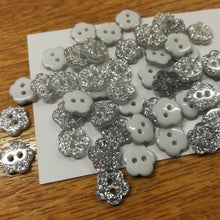 Buttons Plastic Glitter Mini Flowers 9mm