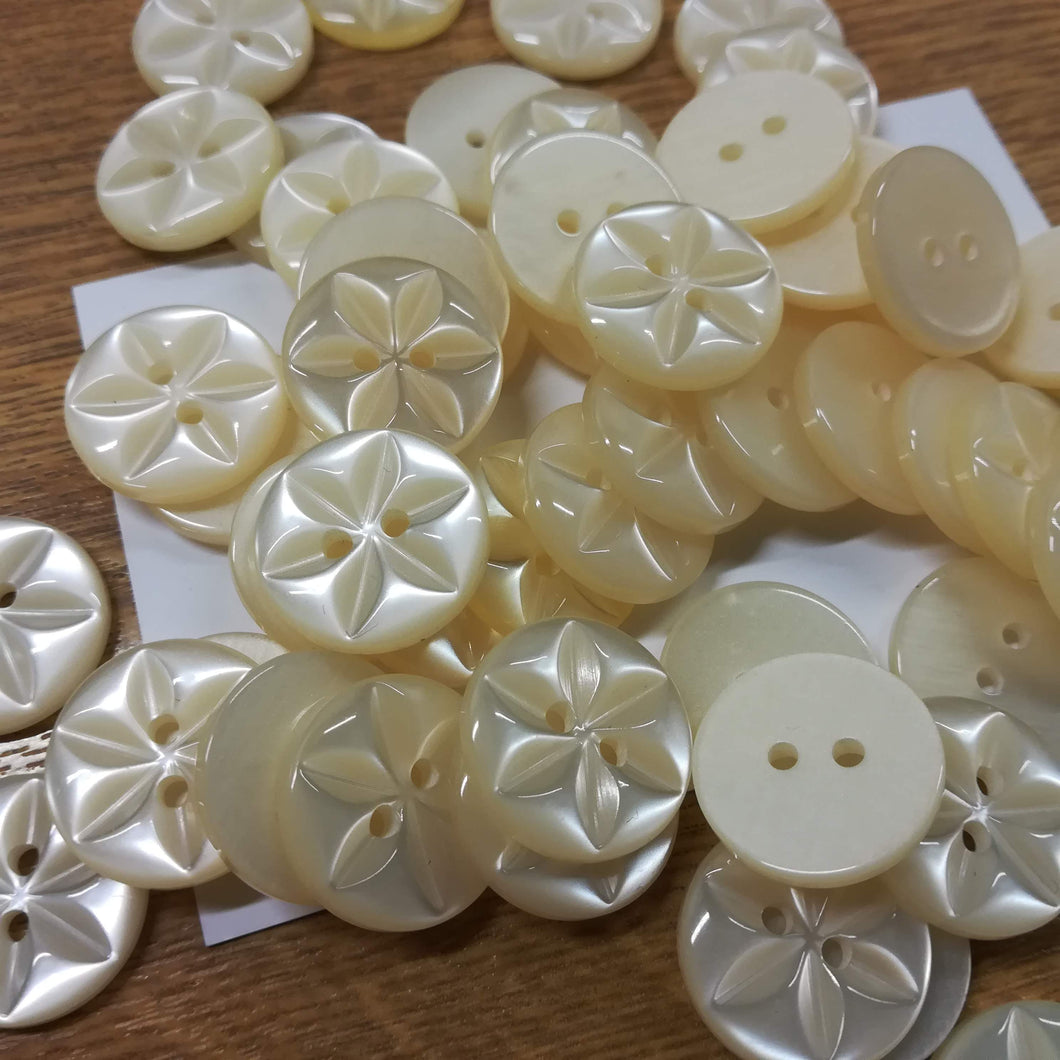 Buttons Plastic Round Star 16mm (1.6cm)