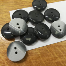 Buttons Plastic Round 2 tone V's 20mm (2cm)