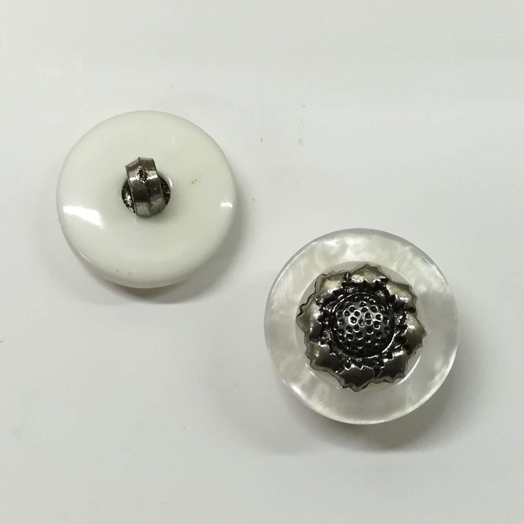 Buttons Plastic Round Shank 18mm (1.8cm) Vintage Style White / Flower Trim