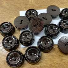 Buttons Plastic Round 2 hole 19mm (1.9cm) Chunky Brown