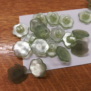 Buttons Plastic Flower Shank 15mm (1.5cm) Mint