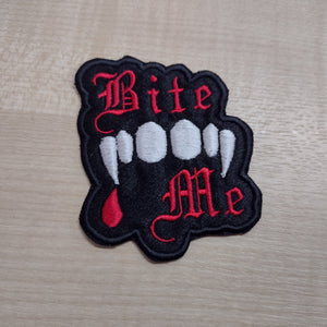Motif Patch Halloween Gothic Typeography Bite Me Vampire Fangs