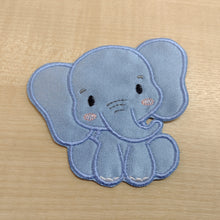 Motif Patch Cute Sitting Baby Elephant Style F
