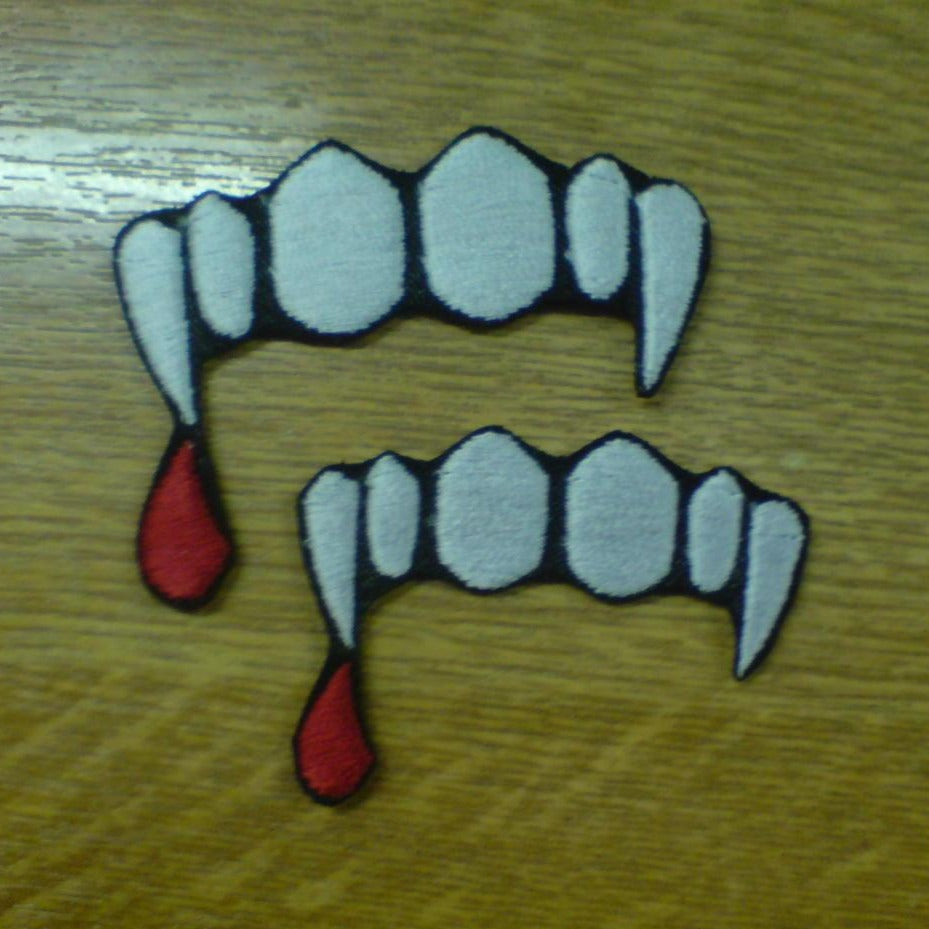 Motif Patch Vampire Fangs – malenas patches