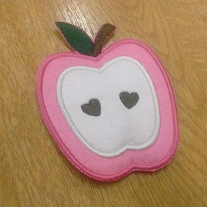 Motif Patch Cute Heart Pip Apple